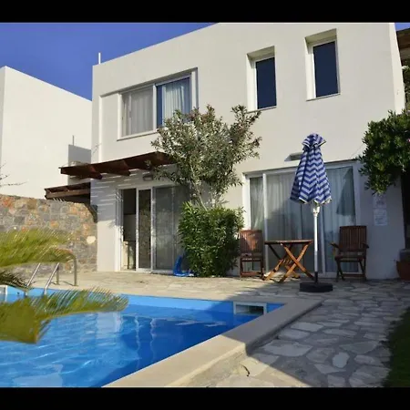 One Bedroom Villa With Private Seawater Pool Just 150 Meters From The Sea Ίστρο